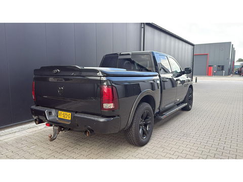 Dodge Ram 1500 5.7 V8 Crew Cab 5'7 4WD LPG Blackout
