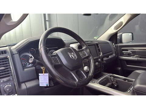 Dodge Ram 1500 5.7 V8 Crew Cab 5'7 4WD LPG Blackout