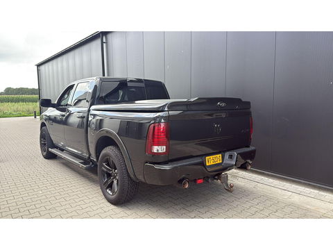 Dodge Ram 1500 5.7 V8 Crew Cab 5'7 4WD LPG Blackout