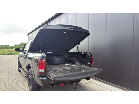 Dodge Ram 1500 5.7 V8 Crew Cab 5'7 4WD LPG Blackout
