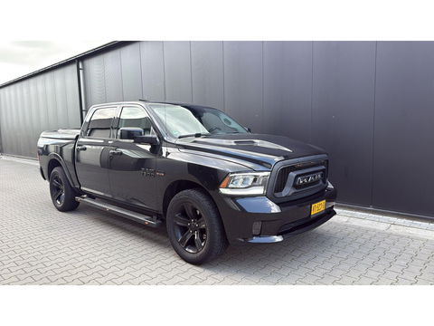 Dodge Ram 1500 5.7 V8 Crew Cab 5'7 4WD LPG Blackout