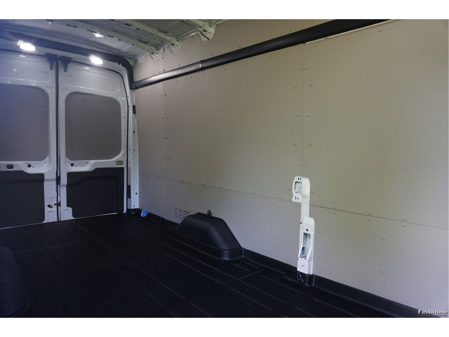Ford Transit 350L 130PK L4H3 BPM VRIJ!! 12" Sync4 Navi, Trekhaak, Stoel-Stoel!! NR. 437