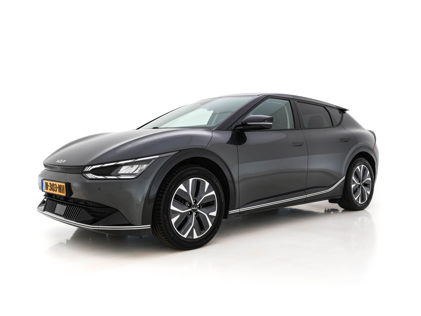 Kia Ev6 Plus 77.4 kWh [ 3-Fase ] (INCL-BTW) *LUXURY-LEATHER | ADAPT-CRUISE | WIDE-SCREEN-DIGI-COCKPIT | MERIDIAN-AUDIO | MEMORY-PACK | FULL-LED | KEYLESS | CAMERA | DAB | BLIND-SPOT | NAVI-FULLMAP | 19''ALU*