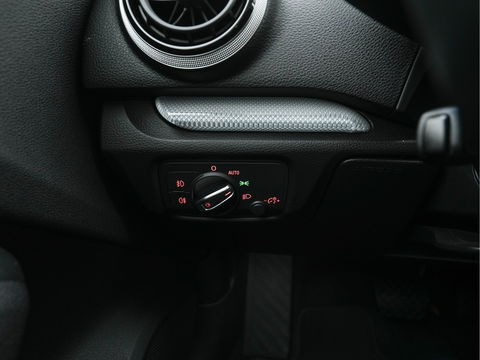 Audi A3 Sportback 1.4 TFSI Ambiente Pro Line Plus g-tron Aut. *1/2LEATHER | XENON | NAVI-FULLMAP | COMFORT-SEATS | ECC | PDC | CRUISE | 16''ALU | TOWBAR*