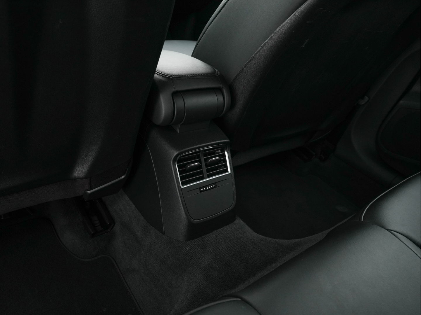 Audi A3 Sportback 1.4 TFSI Ambiente Pro Line Plus g-tron Aut. *1/2LEATHER | XENON | NAVI-FULLMAP | COMFORT-SEATS | ECC | PDC | CRUISE | 16''ALU | TOWBAR*