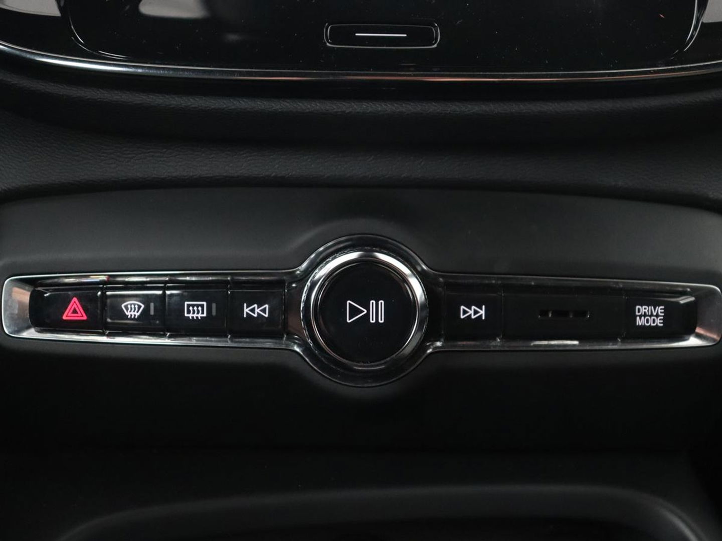 Volvo XC40 1.5 T4 Recharge Inscription Expression | Camera | Carplay | Navigatie | Keyless | Full LED | Climate control | Verwarmde voorruit | Cruise control | PHEV