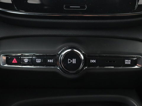 Volvo XC40 1.5 T4 Recharge Inscription Expression | Camera | Carplay | Navigatie | Keyless | Full LED | Climate control | Verwarmde voorruit | Cruise control | PHEV