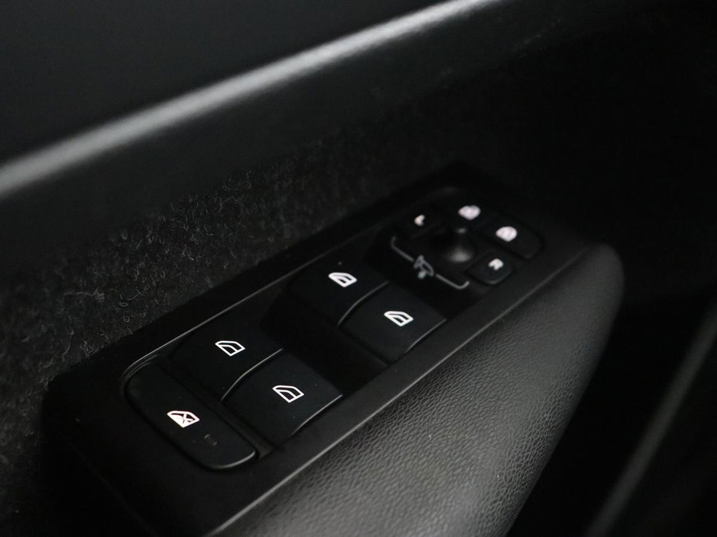 Volvo XC40 1.5 T4 Recharge Inscription Expression | Camera | Carplay | Navigatie | Keyless | Full LED | Climate control | Verwarmde voorruit | Cruise control | PHEV