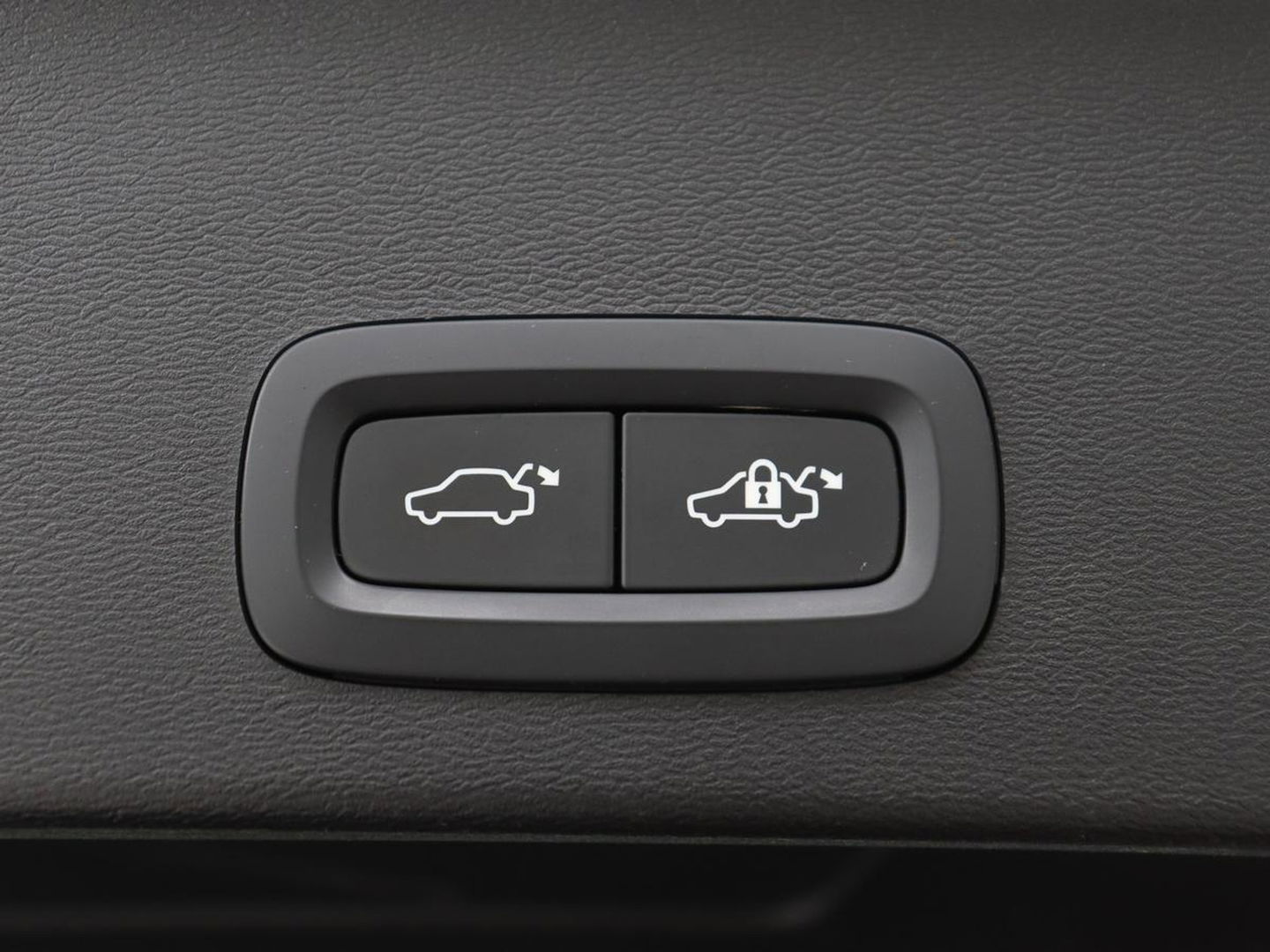Volvo XC40 1.5 T4 Recharge Inscription Expression | Camera | Carplay | Navigatie | Keyless | Full LED | Climate control | Verwarmde voorruit | Cruise control | PHEV