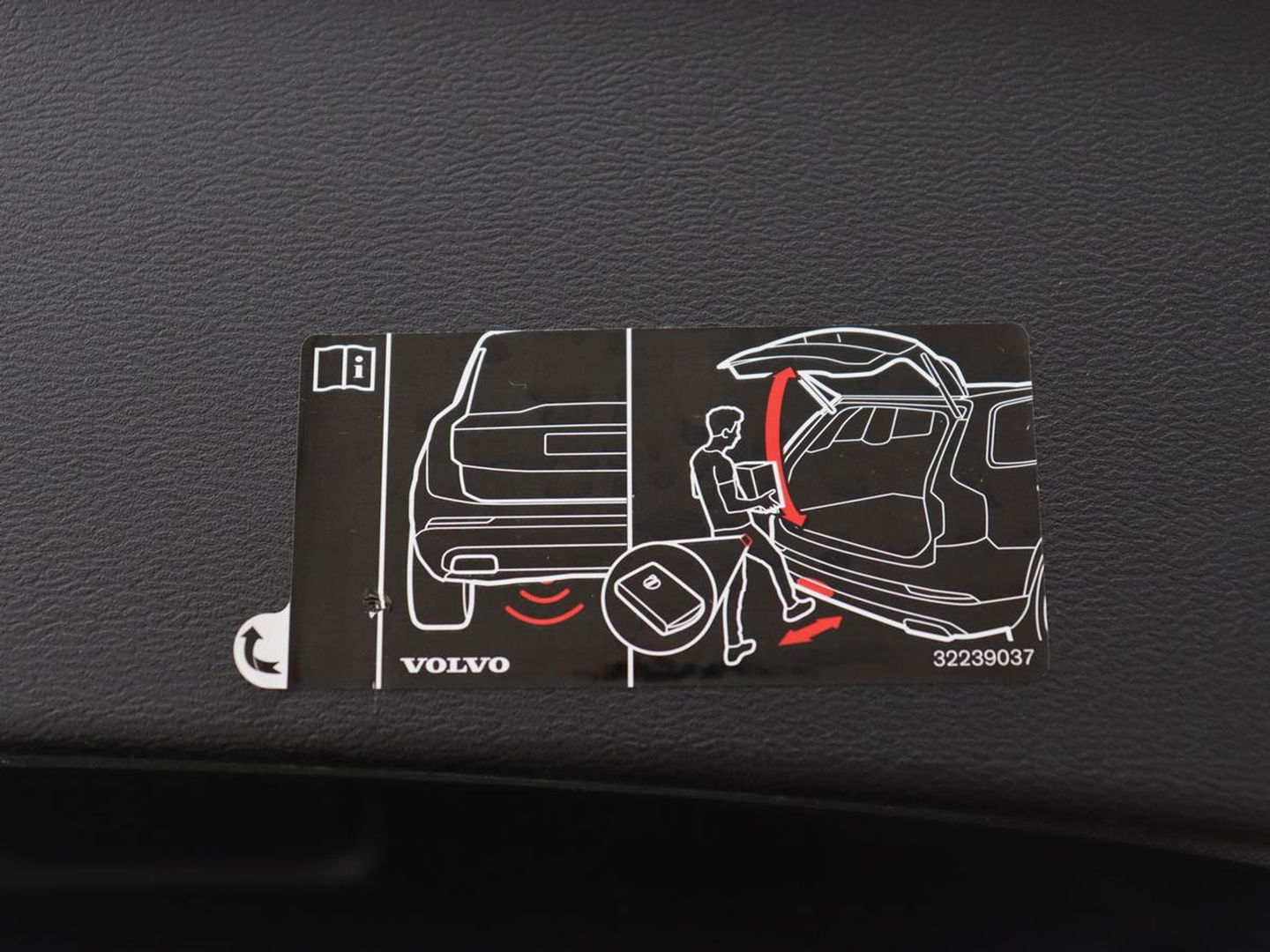 Volvo XC40 1.5 T4 Recharge Inscription Expression | Camera | Carplay | Navigatie | Keyless | Full LED | Climate control | Verwarmde voorruit | Cruise control | PHEV