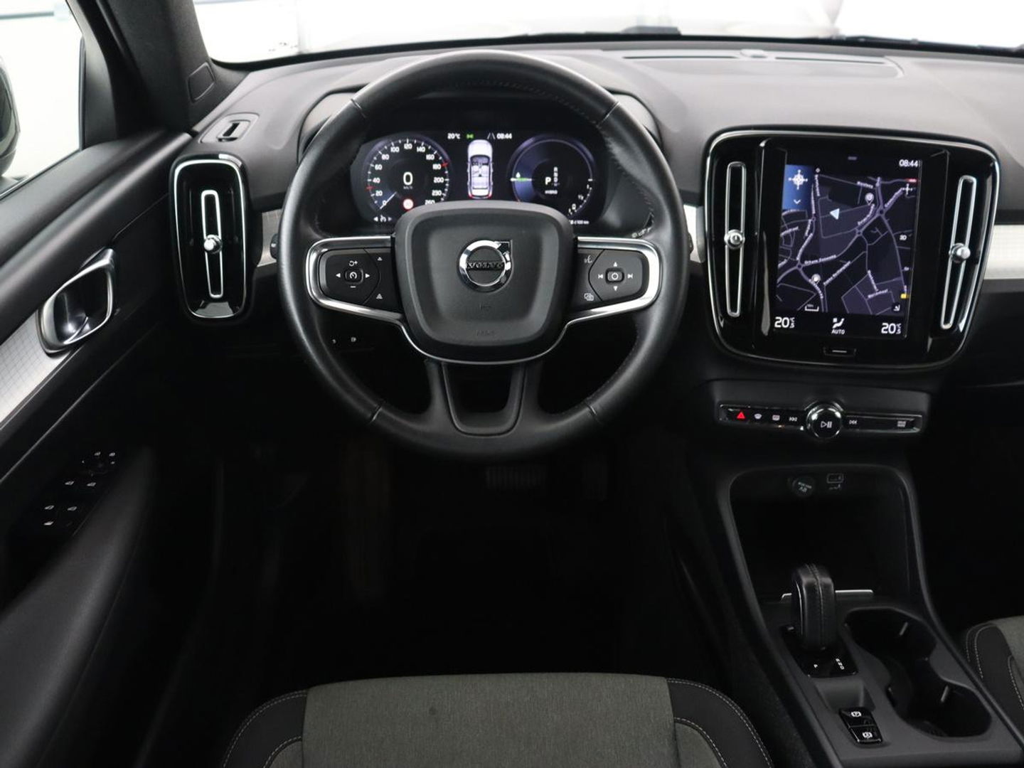 Volvo XC40 1.5 T4 Recharge Inscription Expression | Camera | Carplay | Navigatie | Keyless | Full LED | Climate control | Verwarmde voorruit | Cruise control | PHEV