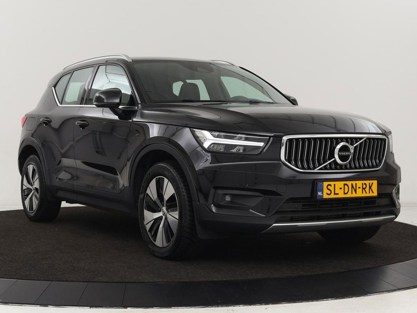 Volvo XC40 1.5 T4 Recharge Inscription Expression | Camera | Carplay | Navigatie | Keyless | Full LED | Climate control | Verwarmde voorruit | Cruise control | PHEV
