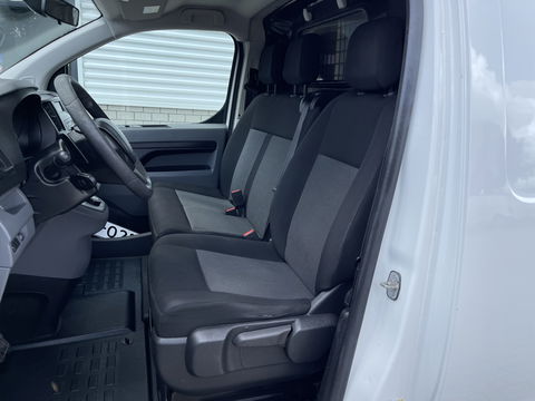Peugeot Expert 226C 1.6 BlueHDI 95 Pro automaat / vaste prijs rijklaar € 10.950 ex btw / lease vanaf € 242 / airco / cruise / trekhaak / parkeersensoren achter / euro 6