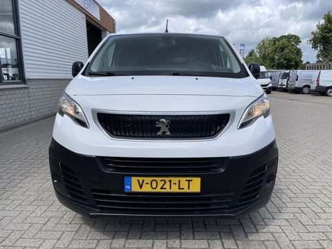 Peugeot Expert 226C 1.6 BlueHDI 95 Pro automaat / vaste prijs rijklaar € 10.950 ex btw / lease vanaf € 242 / airco / cruise / trekhaak / parkeersensoren achter / euro 6