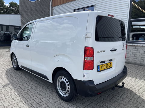 Peugeot Expert 226C 1.6 BlueHDI 95 Pro automaat / vaste prijs rijklaar € 10.950 ex btw / lease vanaf € 242 / airco / cruise / trekhaak / parkeersensoren achter / euro 6
