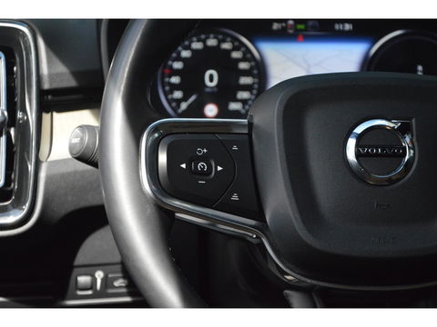 Volvo XC40 T4 Hybride Inscription | Apple CarPlay | Parkeersensoren | Cruise Control | Leer |