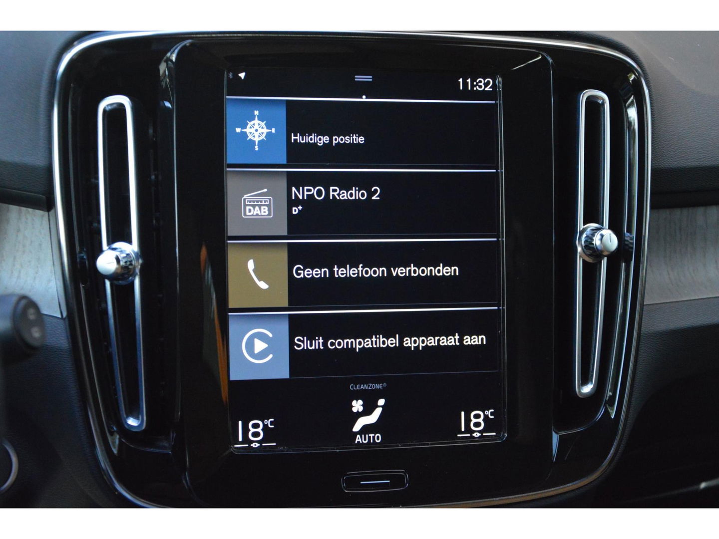 Volvo XC40 T4 Hybride Inscription | Apple CarPlay | Parkeersensoren | Cruise Control | Leer |