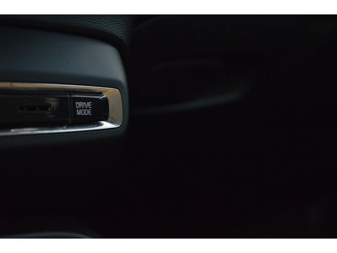 Volvo XC40 T4 Hybride Inscription | Apple CarPlay | Parkeersensoren | Cruise Control | Leer |