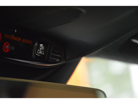 Volvo XC40 T4 Hybride Inscription | Apple CarPlay | Parkeersensoren | Cruise Control | Leer |