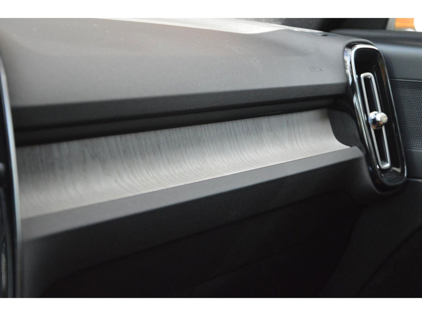 Volvo XC40 T4 Hybride Inscription | Apple CarPlay | Parkeersensoren | Cruise Control | Leer |