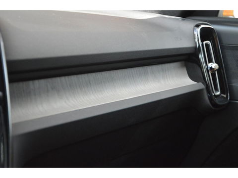 Volvo XC40 T4 Hybride Inscription | Apple CarPlay | Parkeersensoren | Cruise Control | Leer |