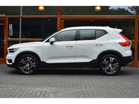 Volvo XC40 T4 Hybride Inscription | Apple CarPlay | Parkeersensoren | Cruise Control | Leer |