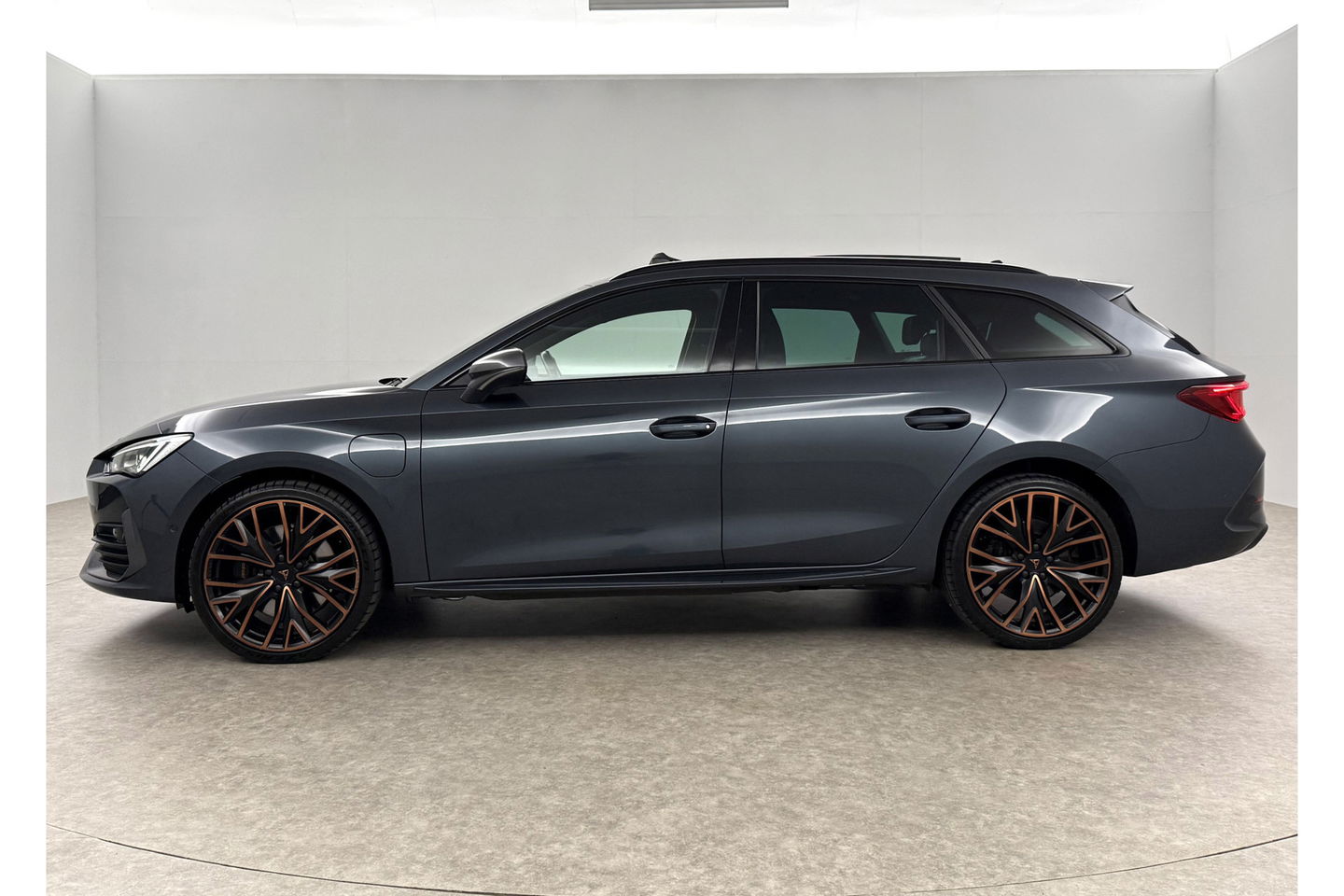 CUPRA Leon 1.4 e-Hybrid VZ Copper Edition 245PK Pano Camera LED Carplay Sfeer Virtual Clima Cruise Navi PDC 19''LMV