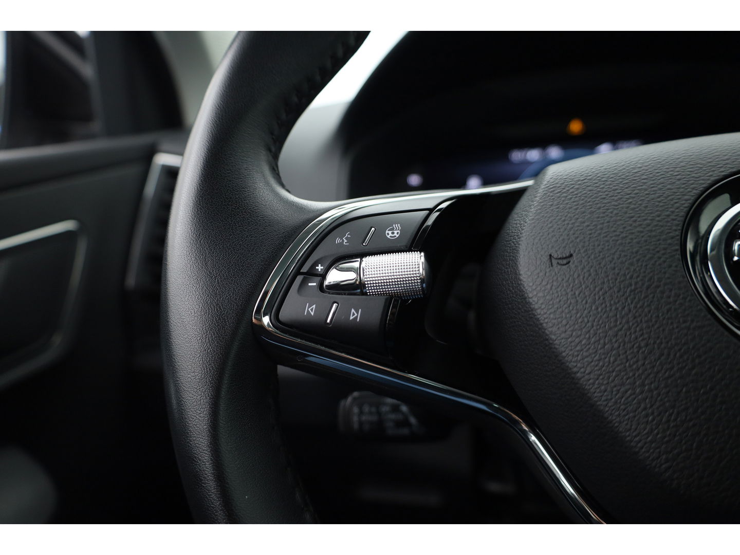 Škoda Karoq 1.5 TSI ACT Style DSG | Navi | Camera | Adapt. Cruise | Stoelverw. | Keyless | Apple CarPlay