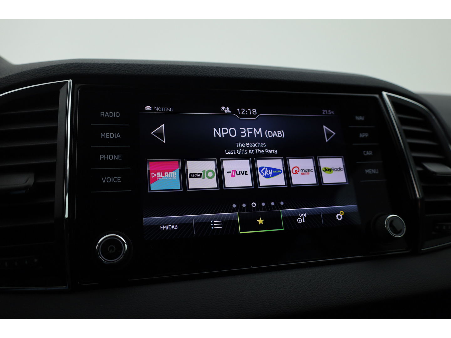Škoda Karoq 1.5 TSI ACT Style DSG | Navi | Camera | Adapt. Cruise | Stoelverw. | Keyless | Apple CarPlay