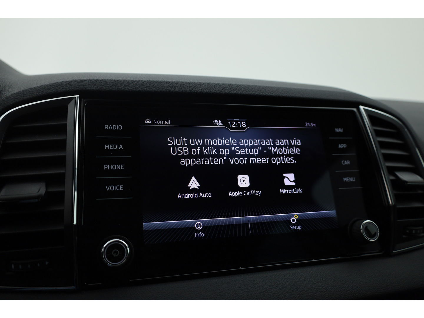 Škoda Karoq 1.5 TSI ACT Style DSG | Navi | Camera | Adapt. Cruise | Stoelverw. | Keyless | Apple CarPlay