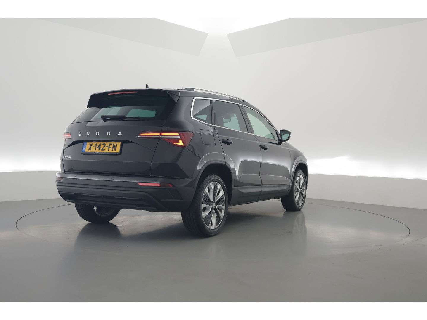 Škoda Karoq 1.5 TSI ACT Style DSG | Navi | Camera | Adapt. Cruise | Stoelverw. | Keyless | Apple CarPlay
