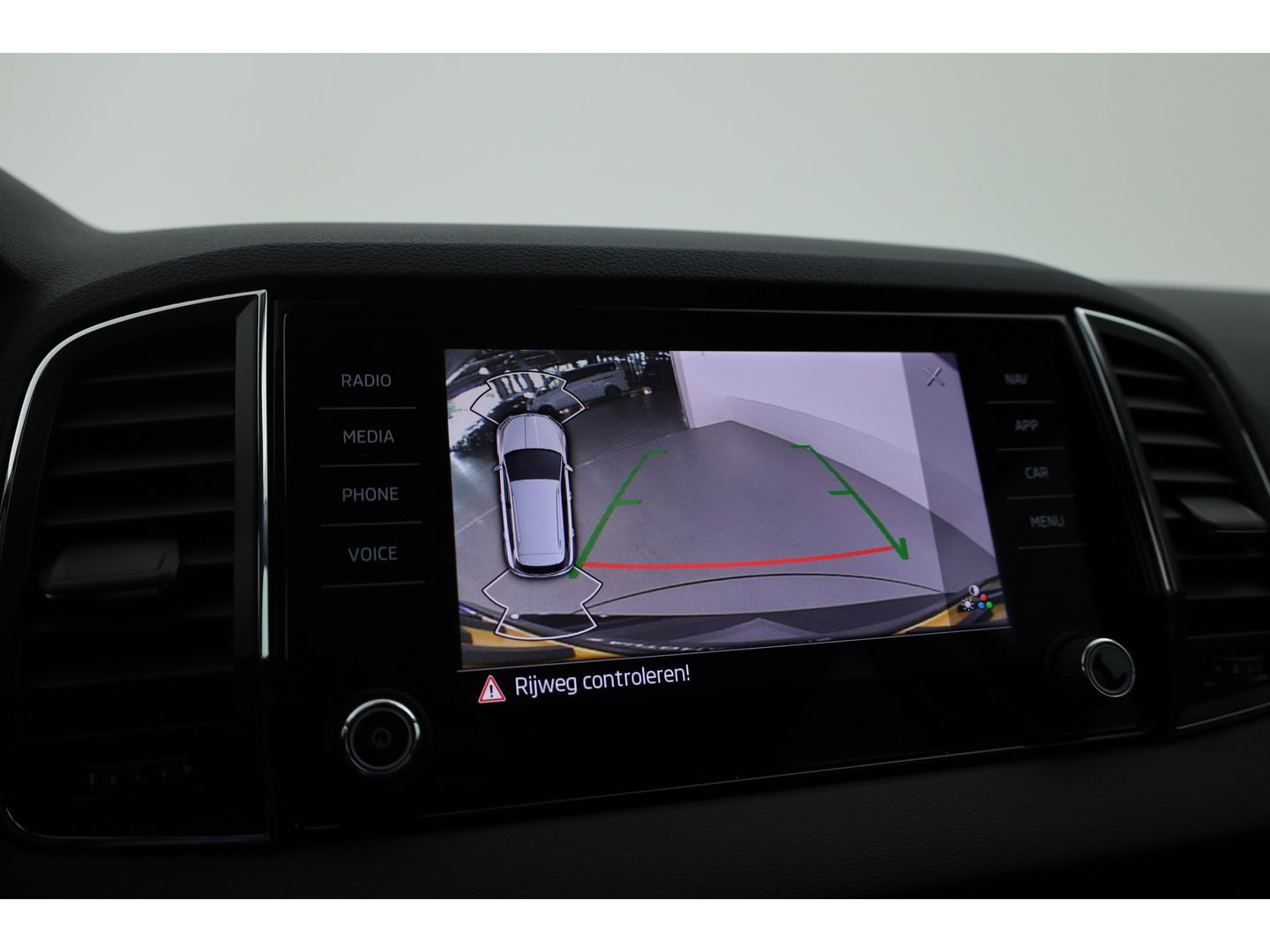 Škoda Karoq 1.5 TSI ACT Style DSG | Navi | Camera | Adapt. Cruise | Stoelverw. | Keyless | Apple CarPlay