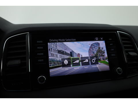 Škoda Karoq 1.5 TSI ACT Style DSG | Navi | Camera | Adapt. Cruise | Stoelverw. | Keyless | Apple CarPlay