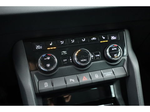 Škoda Karoq 1.5 TSI ACT Style DSG | Navi | Camera | Adapt. Cruise | Stoelverw. | Keyless | Apple CarPlay