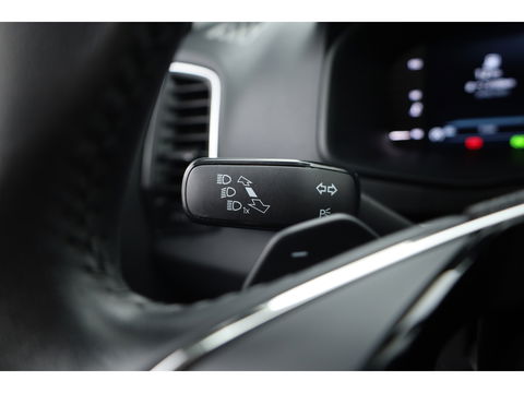 Škoda Karoq 1.5 TSI ACT Style DSG | Navi | Camera | Adapt. Cruise | Stoelverw. | Keyless | Apple CarPlay