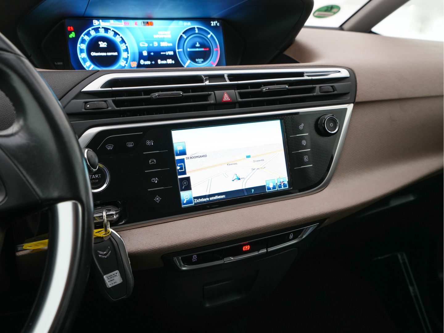 Citroën Grand C4 Picasso 2.0 BlueHDi Intensive [ 7-PERS ] *LUXURY-LEATHER| DIGI-COCKPIT | MEMORY-PACK | CAMERA | KEYLESS | HEATED-MASSAGE-COMFORT-SEATS | INFOTAINMENT-PACK | NAVI-FULLMAP | ECC | TOWBAR | 17''ALU *