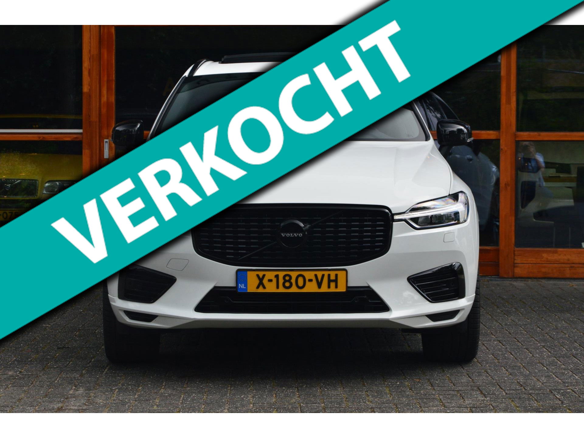 Volvo XC60 T6 Hybride AWD R-Design | Panoramadak | Stoel/Stuur Verwarmd | Harman Kardon | Camera | Apple CarPlay |