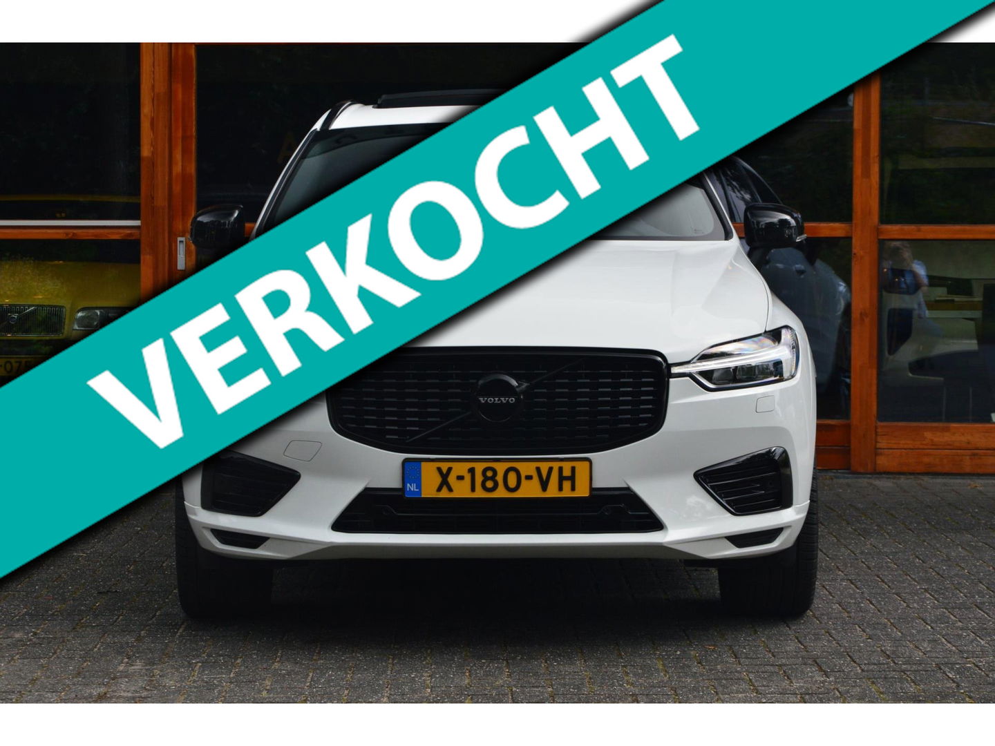 Volvo XC60 T6 Hybride AWD R-Design | Panoramadak | Stoel/Stuur Verwarmd | Harman Kardon | Camera | Apple CarPlay |