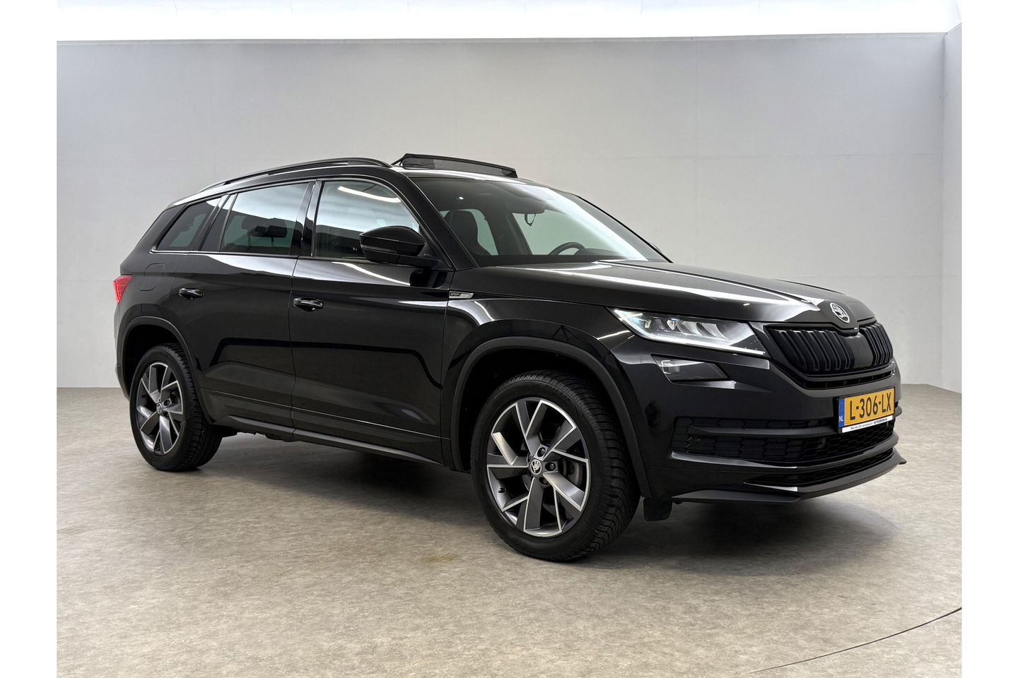Škoda Kodiaq 1.5 TSI 150PK Sportline 7p Pano LED Sfeer Camera Virtual Carplay Memory Clima Cruise Navi PDC 19''LMV