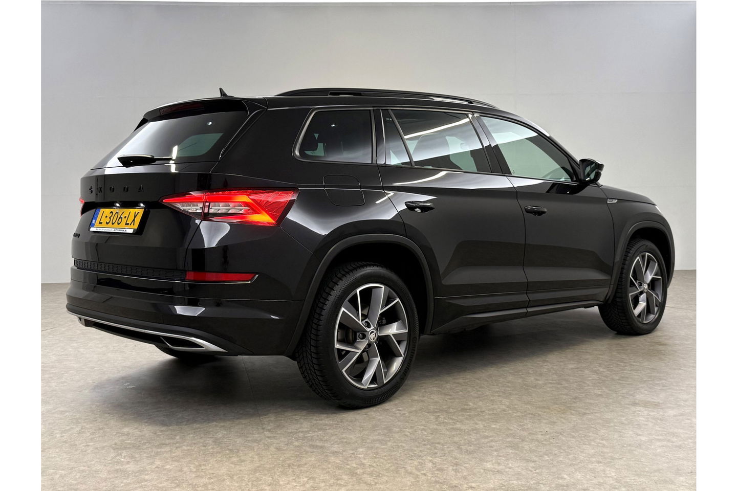 Škoda Kodiaq 1.5 TSI 150PK Sportline 7p Pano LED Sfeer Camera Virtual Carplay Memory Clima Cruise Navi PDC 19''LMV