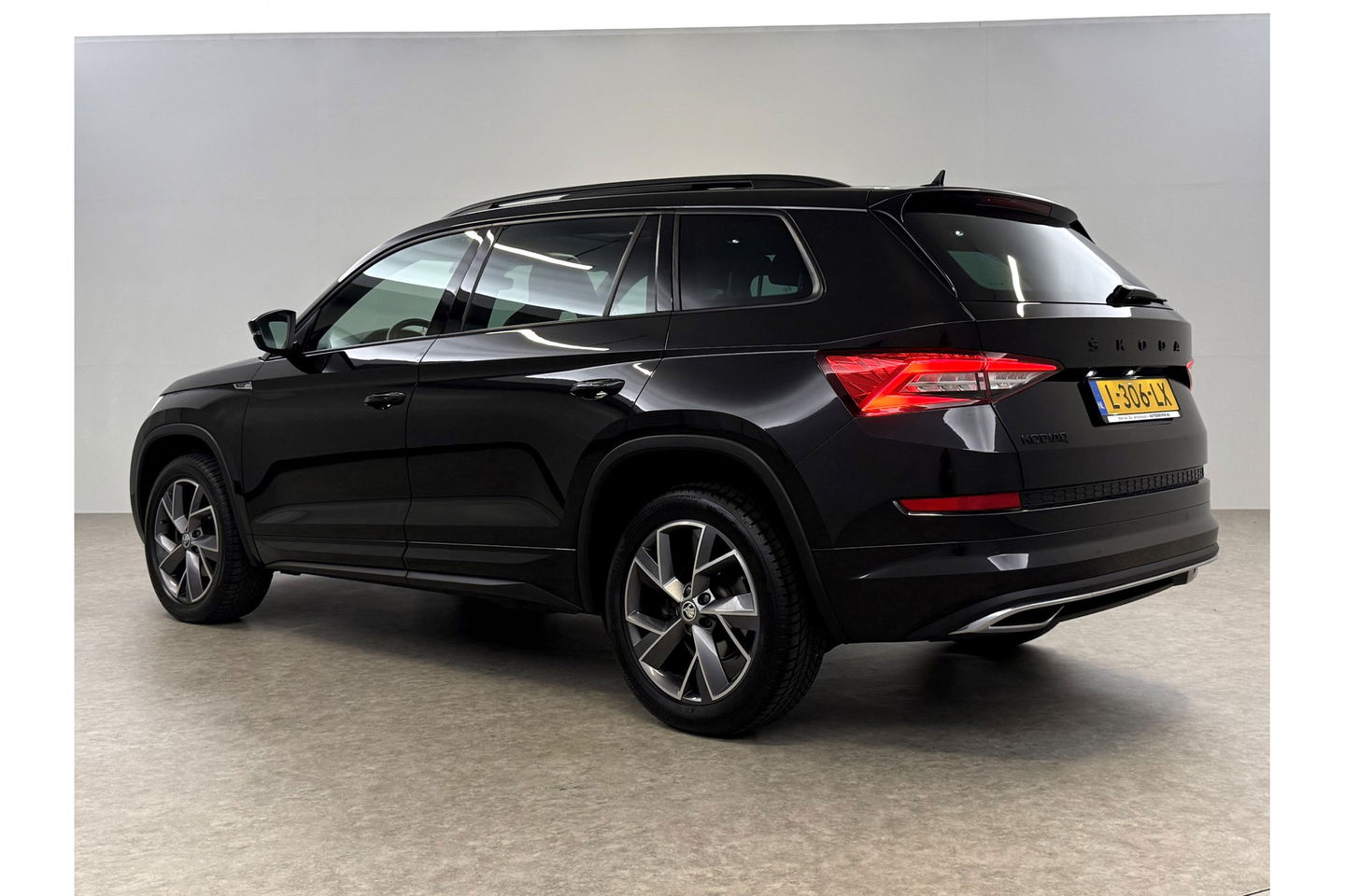 Škoda Kodiaq 1.5 TSI 150PK Sportline 7p Pano LED Sfeer Camera Virtual Carplay Memory Clima Cruise Navi PDC 19''LMV