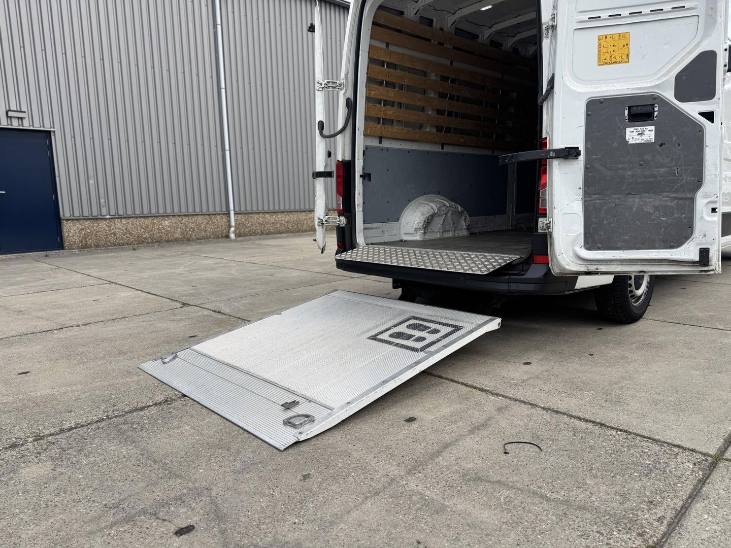 Volkswagen Crafter 35 2.0 TDI L4H3 LAADKLEP / AUTOMAAT / CAMERA / NAVI / CARPLAY