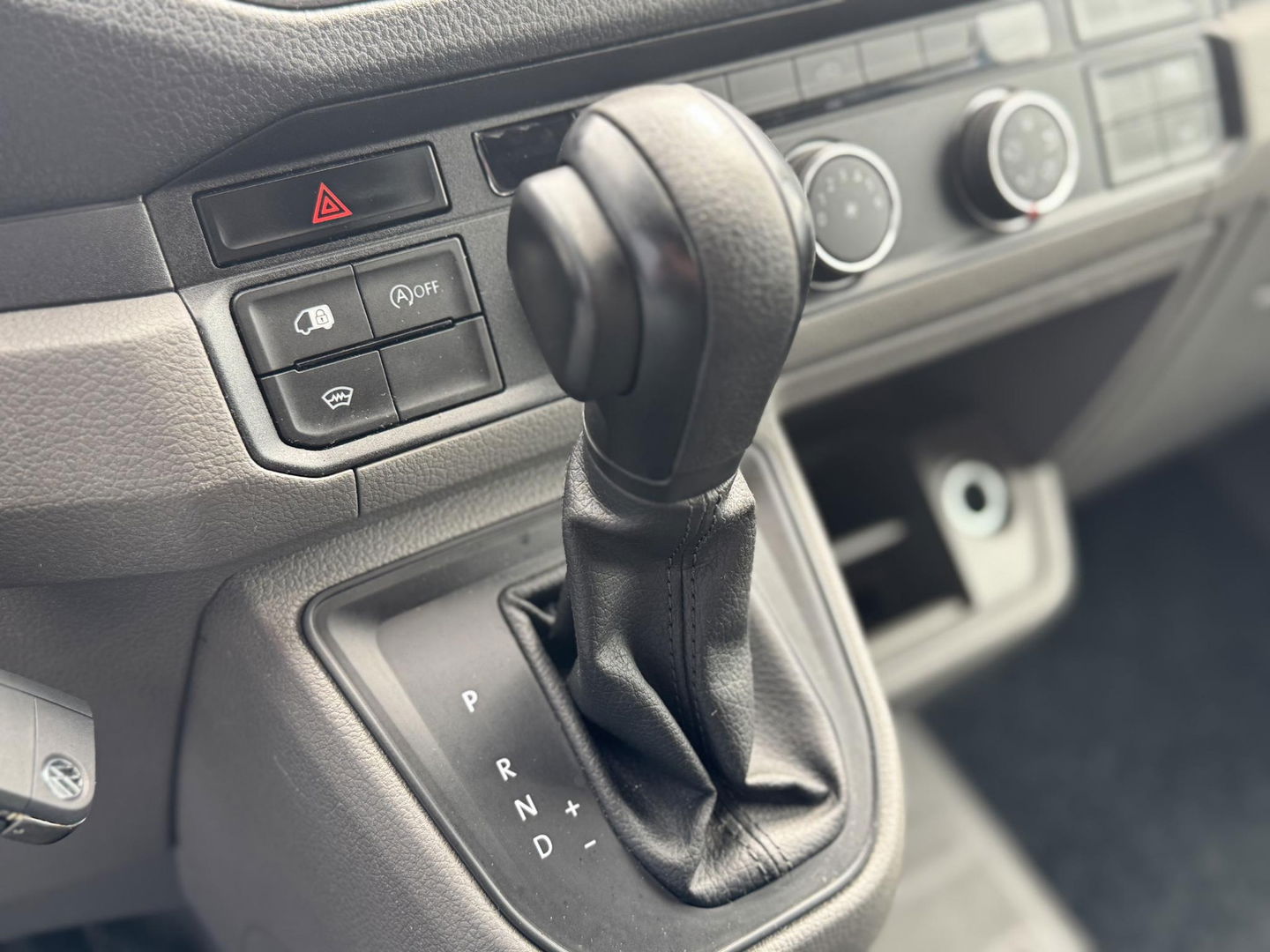 Volkswagen Crafter 35 2.0 TDI L4H3 LAADKLEP / AUTOMAAT / CAMERA / NAVI / CARPLAY
