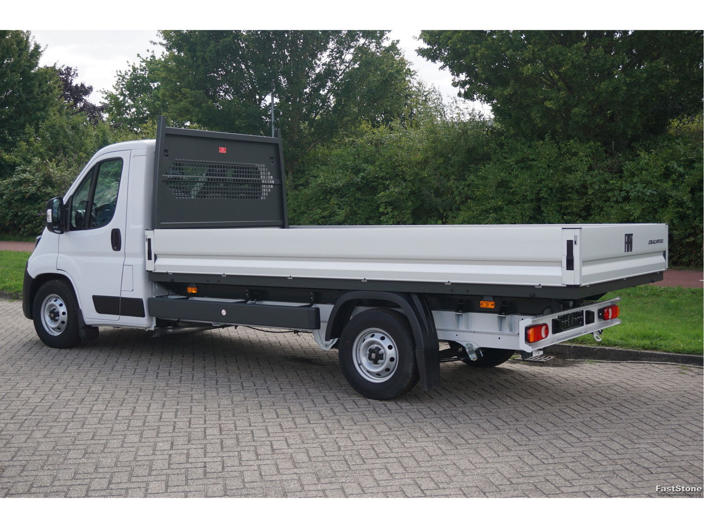 Fiat Ducato MAXI 35 180PK AUT Series 10 Open laadbak BPM VRIJ 10" Navi, Climate, LED!! NR. 433