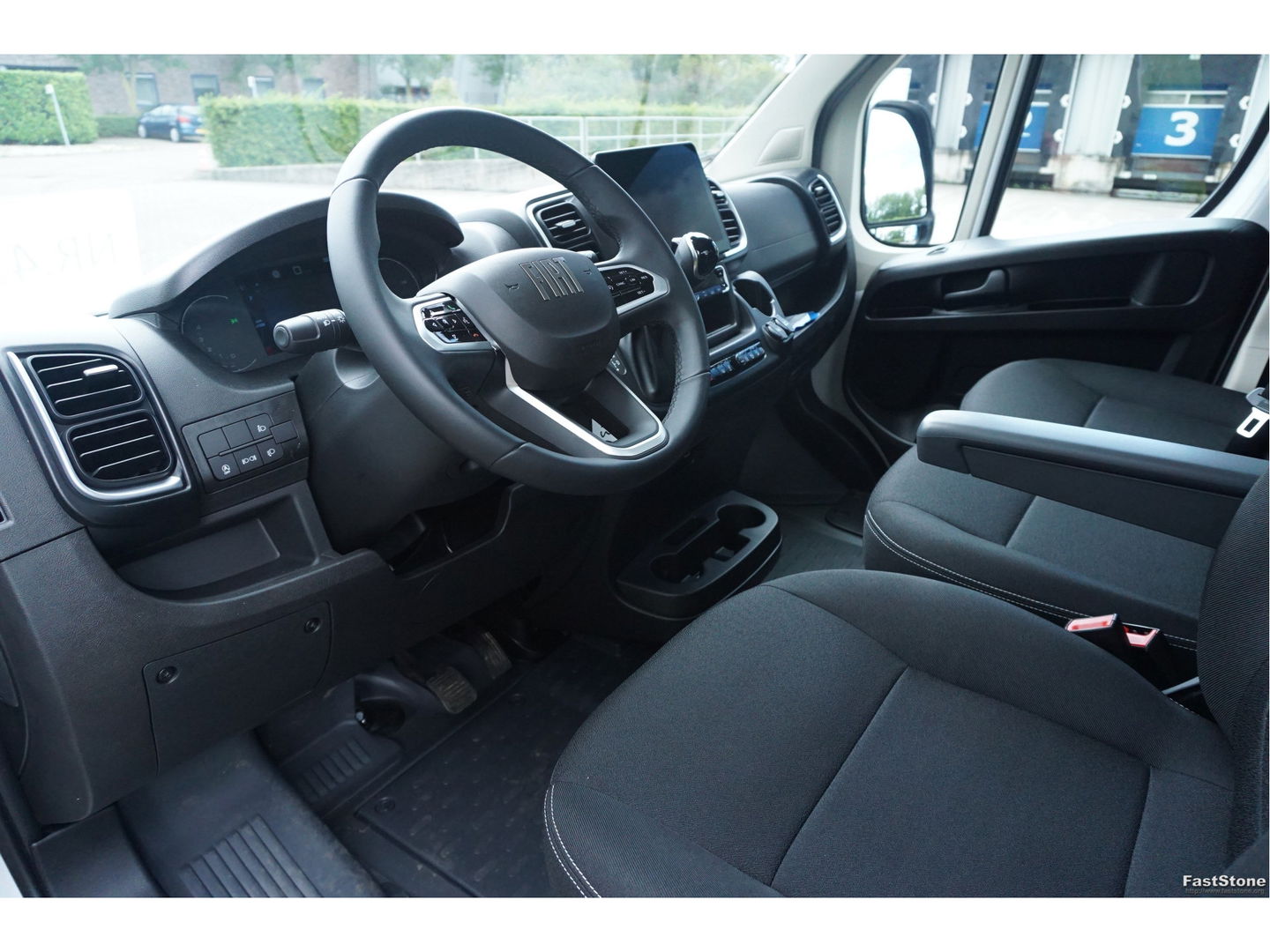 Fiat Ducato MAXI 35 180PK AUT Series 10 Open laadbak BPM VRIJ 10" Navi, Climate, LED!! NR. 433