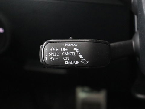 Škoda Superb 1.4 TSI iV Laurin & Klement | Panoramadak | Stoelventilatie | Leder | Camera | Trekhaak | Massage | Adaptive cruise | Virtual Cockpit | Canton Sound | Carplay | 19'' lichtmetalen velgen | PHEV