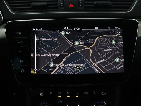 Škoda Superb 1.4 TSI iV Laurin & Klement | Panoramadak | Stoelventilatie | Leder | Camera | Trekhaak | Massage | Adaptive cruise | Virtual Cockpit | Canton Sound | Carplay | 19'' lichtmetalen velgen | PHEV