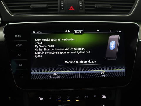 Škoda Superb 1.4 TSI iV Laurin & Klement | Panoramadak | Stoelventilatie | Leder | Camera | Trekhaak | Massage | Adaptive cruise | Virtual Cockpit | Canton Sound | Carplay | 19'' lichtmetalen velgen | PHEV