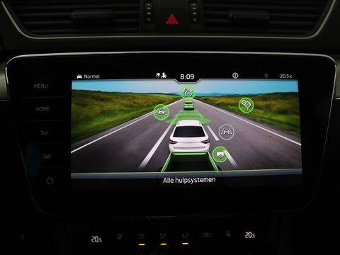 Škoda Superb 1.4 TSI iV Laurin & Klement | Panoramadak | Stoelventilatie | Leder | Camera | Trekhaak | Massage | Adaptive cruise | Virtual Cockpit | Canton Sound | Carplay | 19'' lichtmetalen velgen | PHEV
