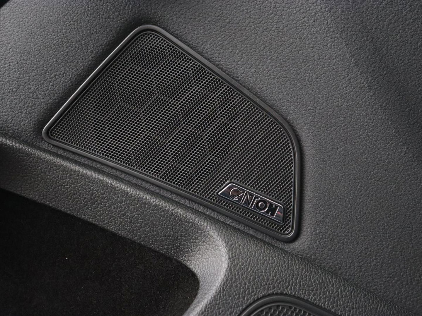 Škoda Superb 1.4 TSI iV Laurin & Klement | Panoramadak | Stoelventilatie | Leder | Camera | Trekhaak | Massage | Adaptive cruise | Virtual Cockpit | Canton Sound | Carplay | 19'' lichtmetalen velgen | PHEV
